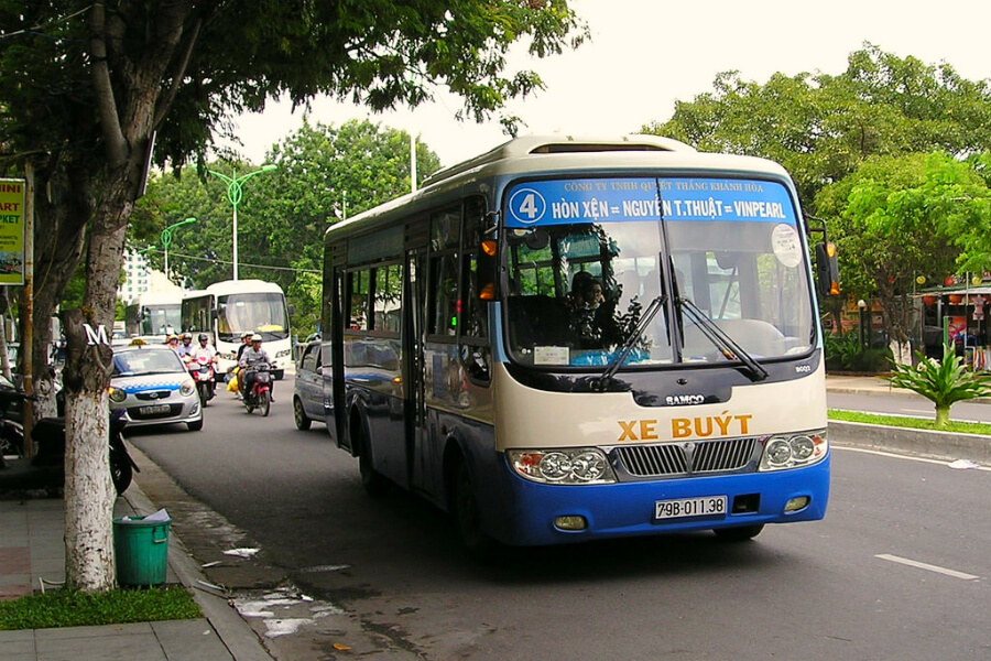 Автобус 4 в Нячанге