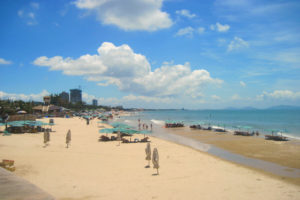 Пляж Вунгтау днём