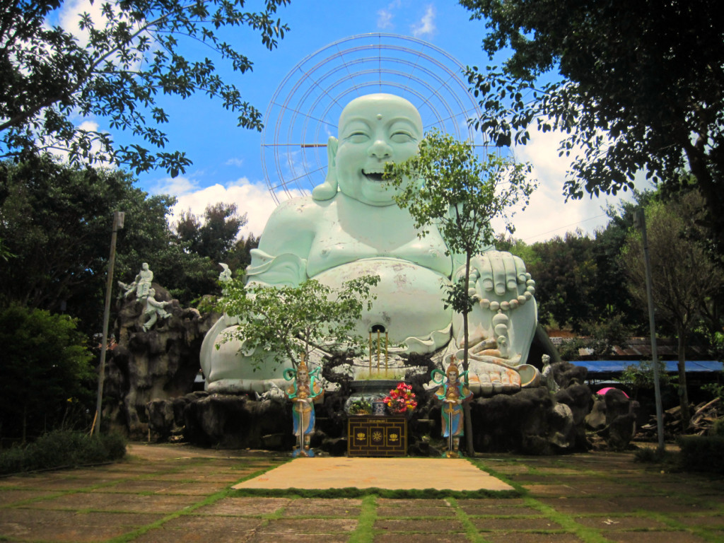 Пагода смеющегося Будды (Chùa Linh )
