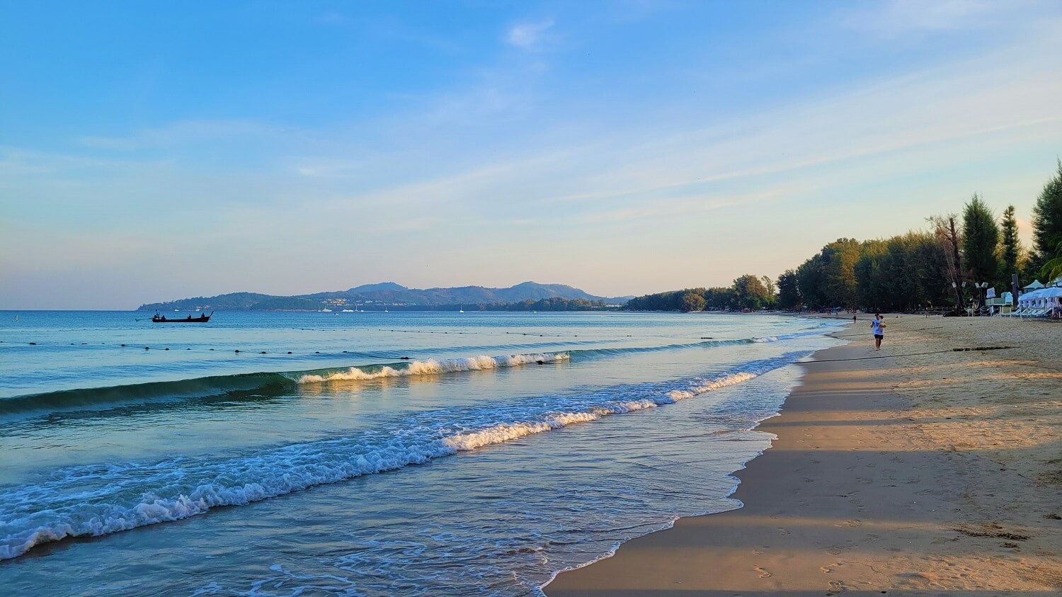 Утро на пляже Банг-Тао